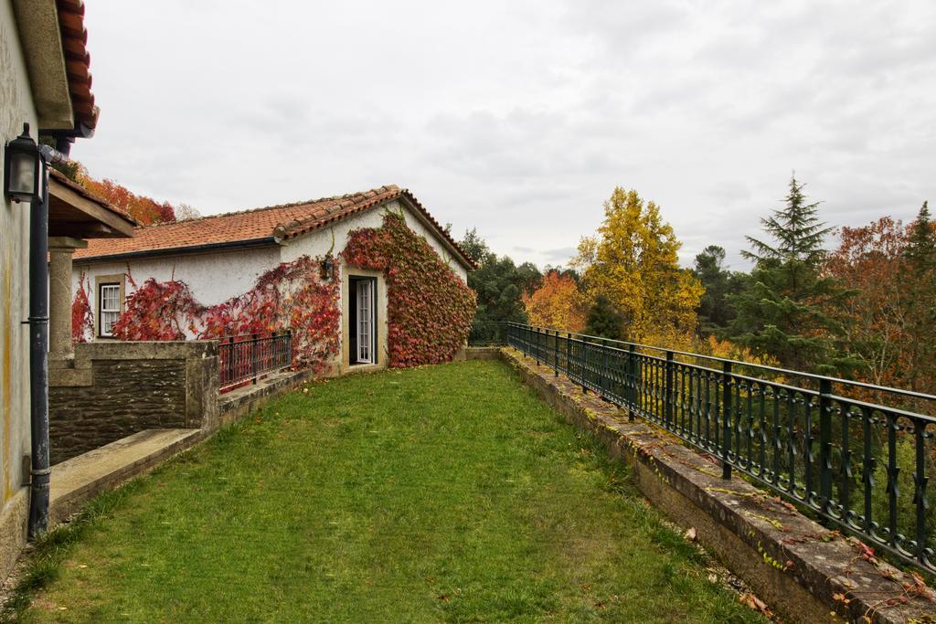 Quinta De Mouraes Casa Dos Rododendros Pensionat Lever Exteriör bild
